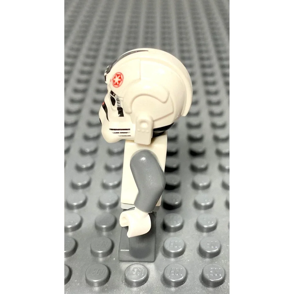 Lego Star Wars Minifigure ATAT Driver Red Imperial Logo Helmet, Stormtrooper